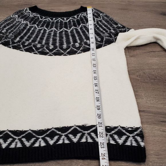 Talbots Fair Isle Wool Blend Crewneck Sweater Sz M Petite Ivory Black - Picture 7 of 10